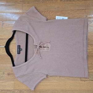 ALMOST FAMOUS BRAND WOMEN'S JUNIOR SIZE BROWN SHORT SLEEVE SUMMER TOP SIZE XL